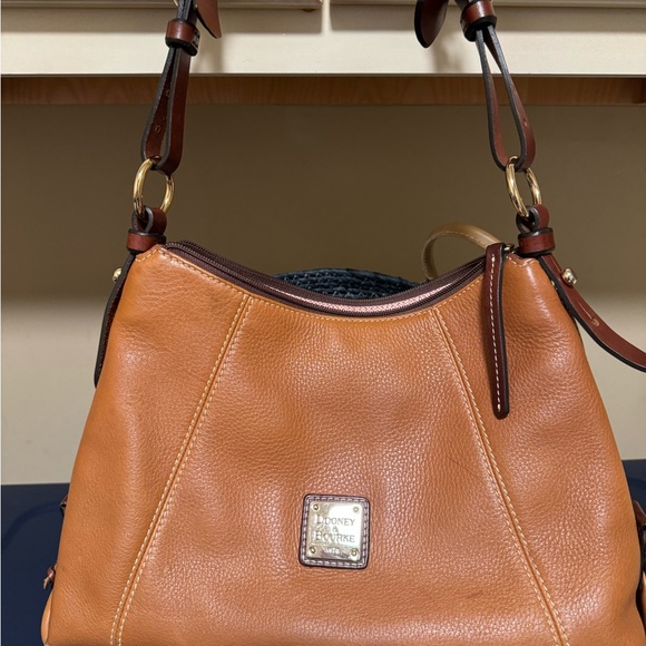 Dooney & Bourke Handbags - Dooney and Burke purse